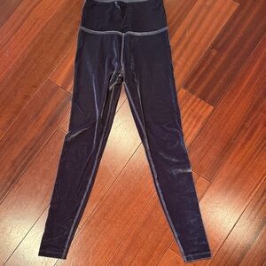 Beyond Yoga purple velvet  Leggings